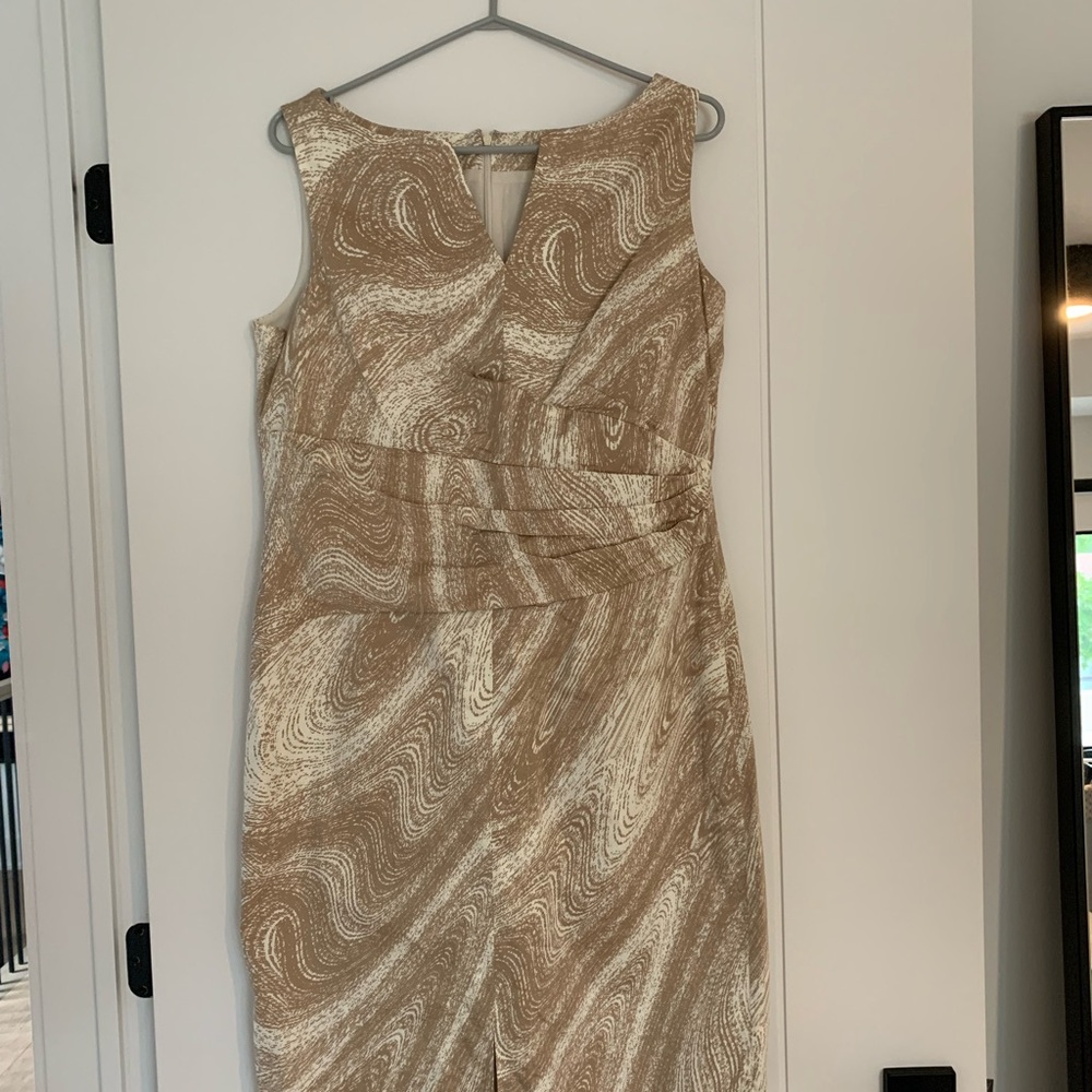 Anne Klein Tan and Cream Swirl Midi Dress